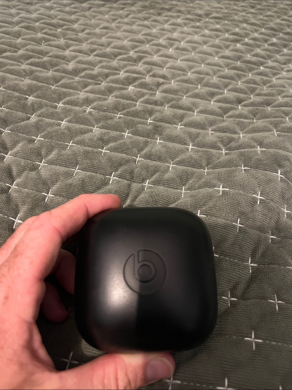 Beats by Dre Black Wireless Earbuds Charging Case